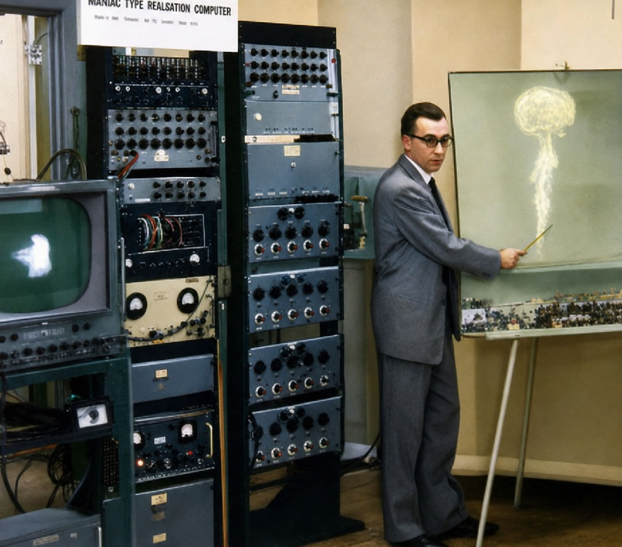 Computador analógico para previsão de precipitação radioativa